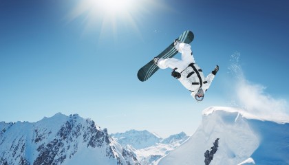 开云体育首页-“2025世界运动会：高新体育中心举重赛场，选手一举成名”