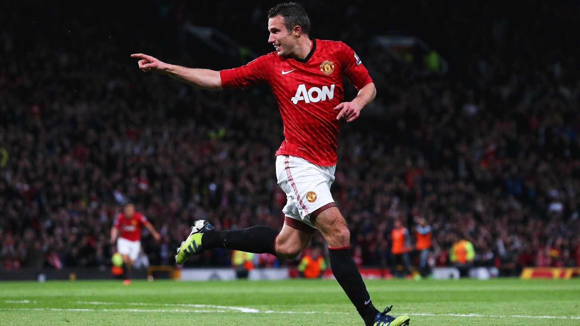 足球战术打法多样化发展，足球比赛战术打法